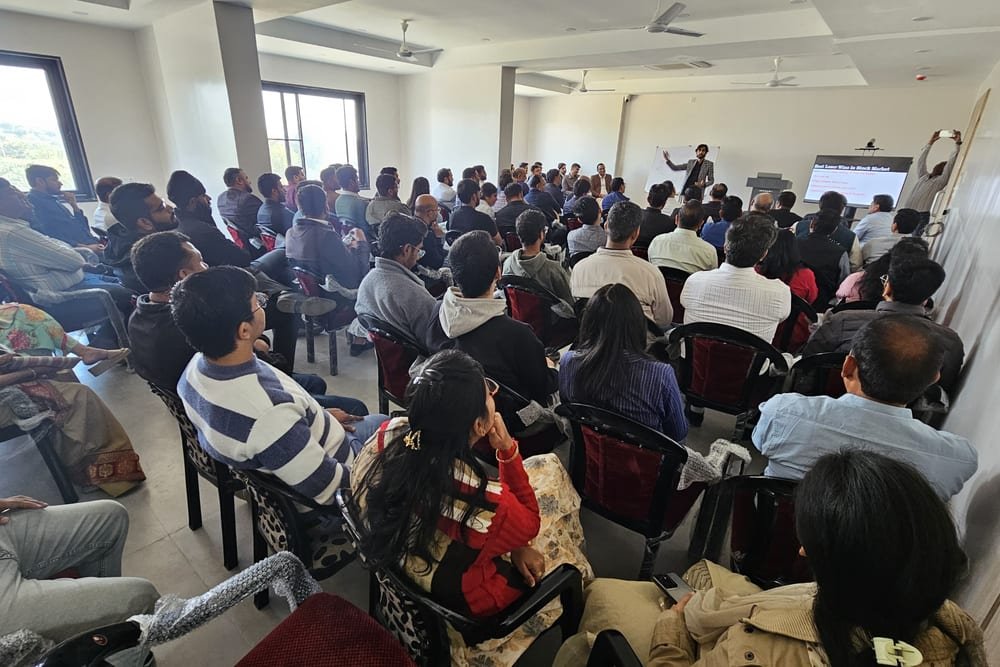 A full room of traders and investors attending a Stock Monster workshop